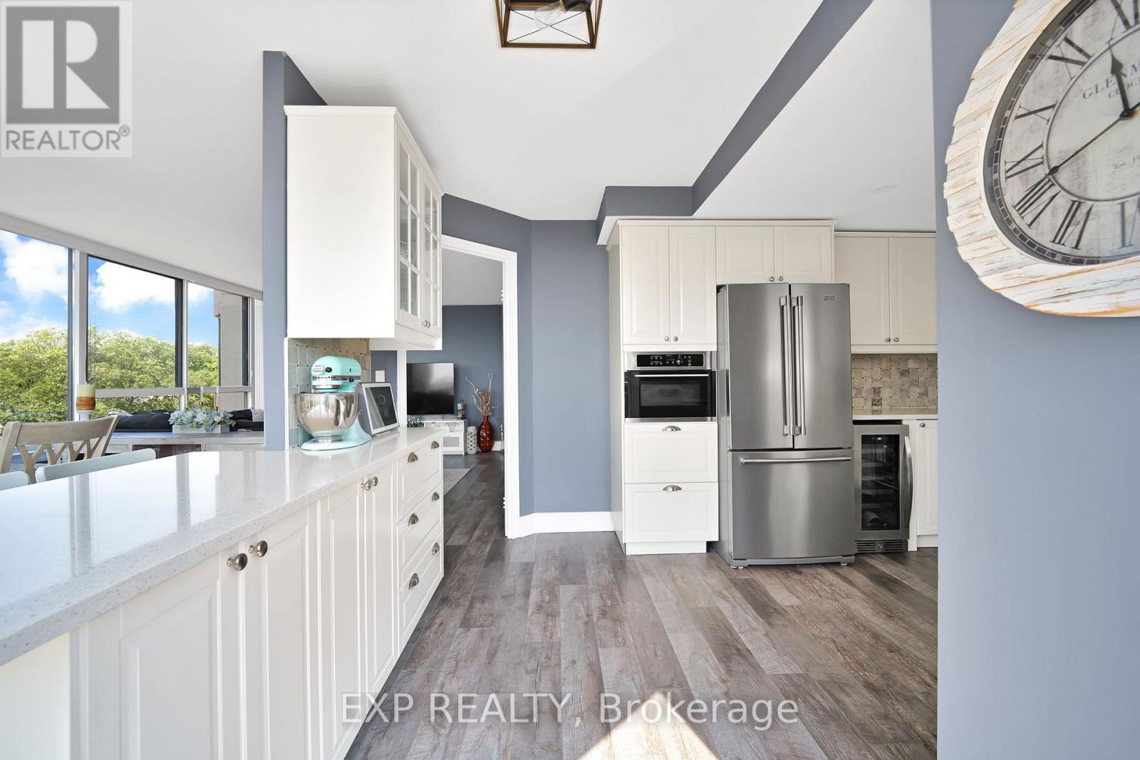 #307 880 DUNDAS STREET W - Image 25