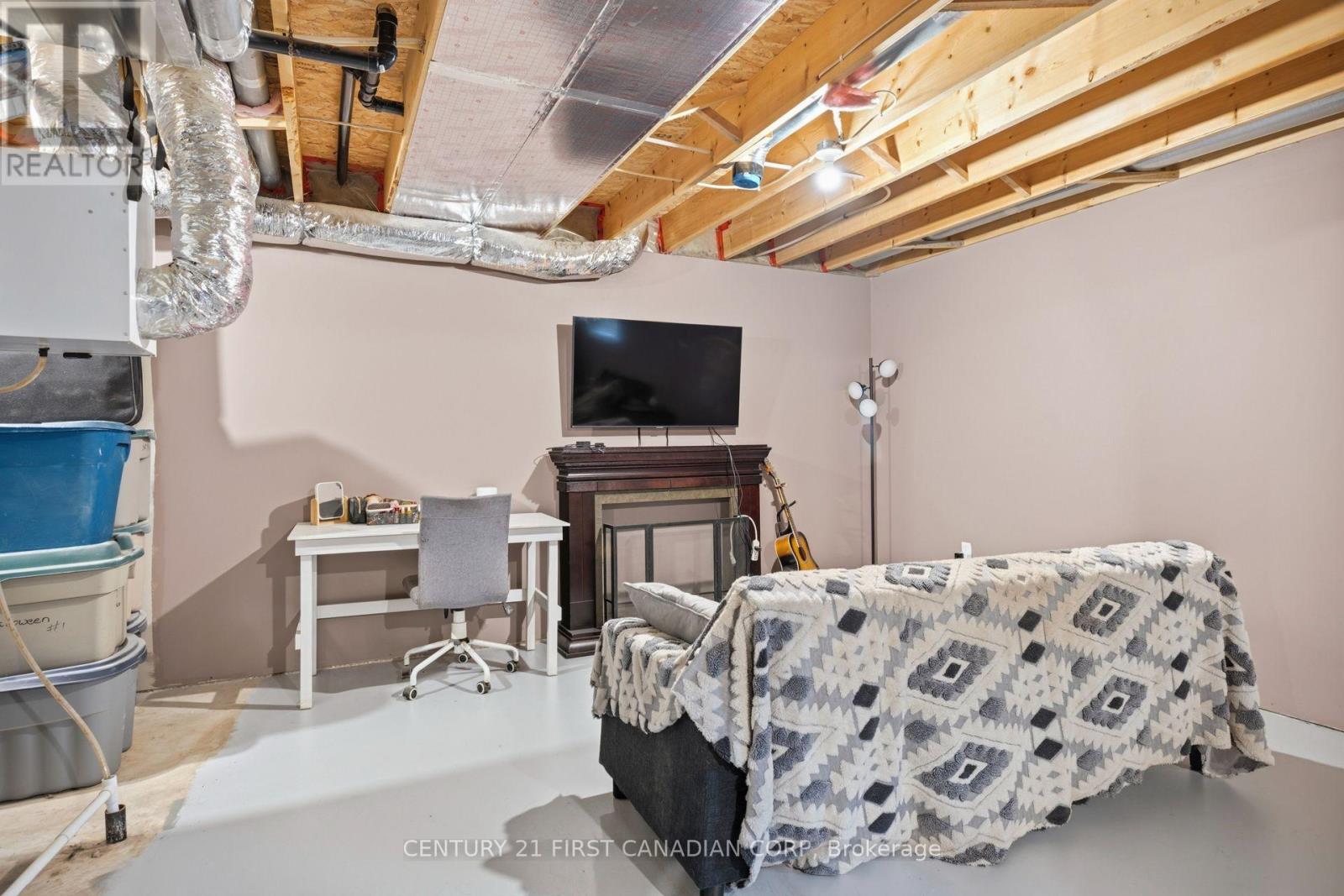 279 OAK STREET - 27