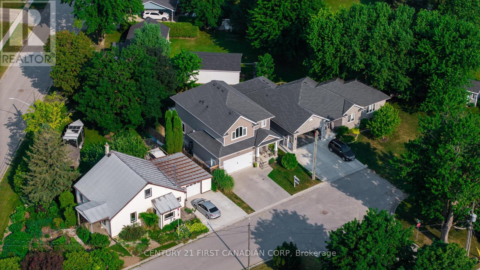 279 OAK STREET - 35