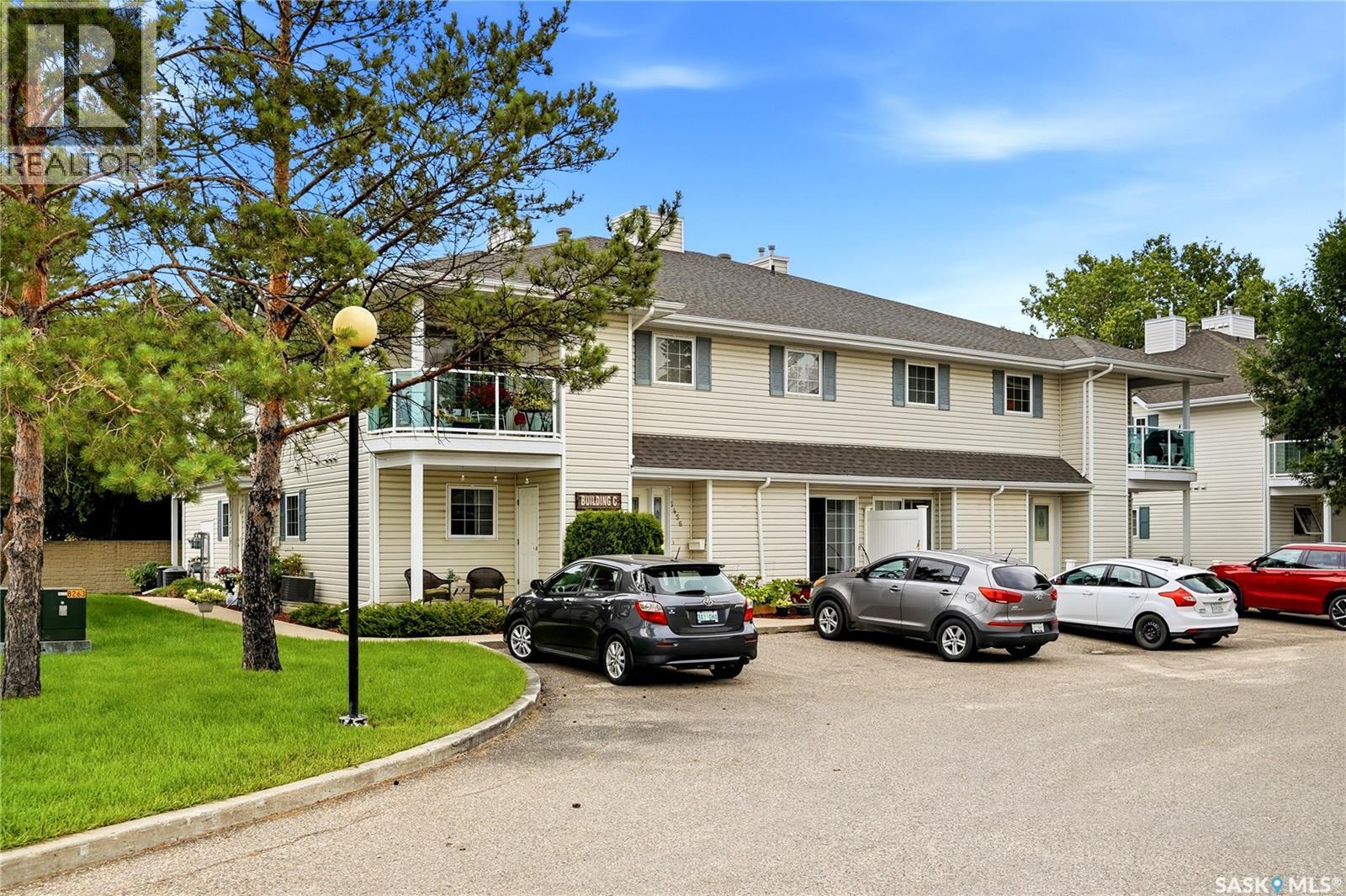 #5464 Rochdale BOULEVARD - 1