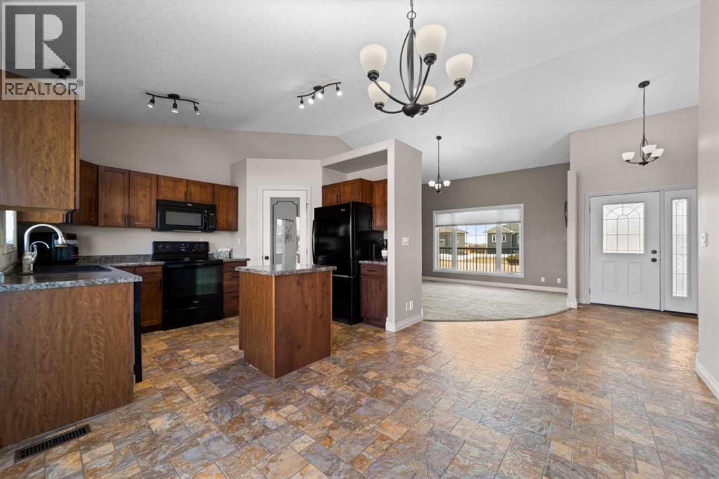 5615 45 Avenue W - 8