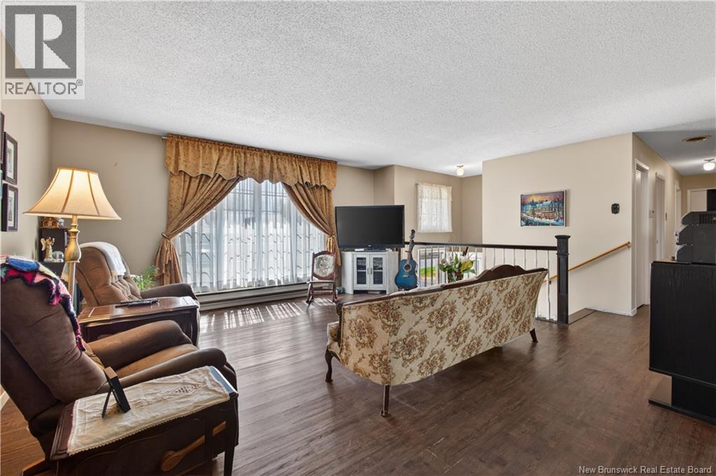 20 Adams Avenue - Image 11