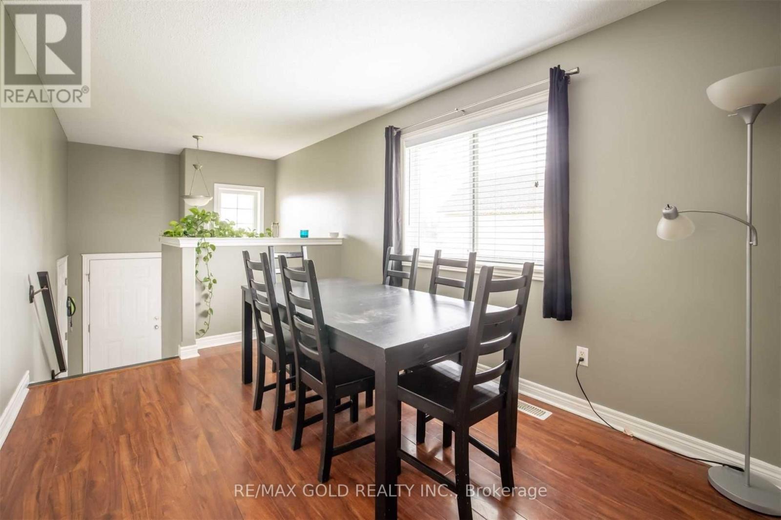 11 ROSE AVENUE - 10