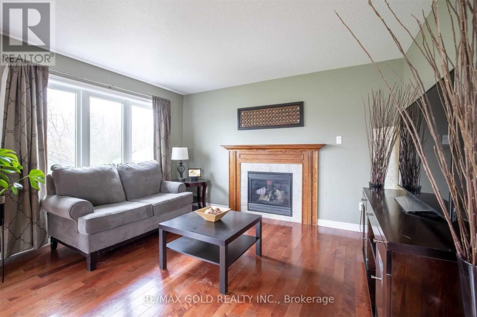11 ROSE AVENUE - 14