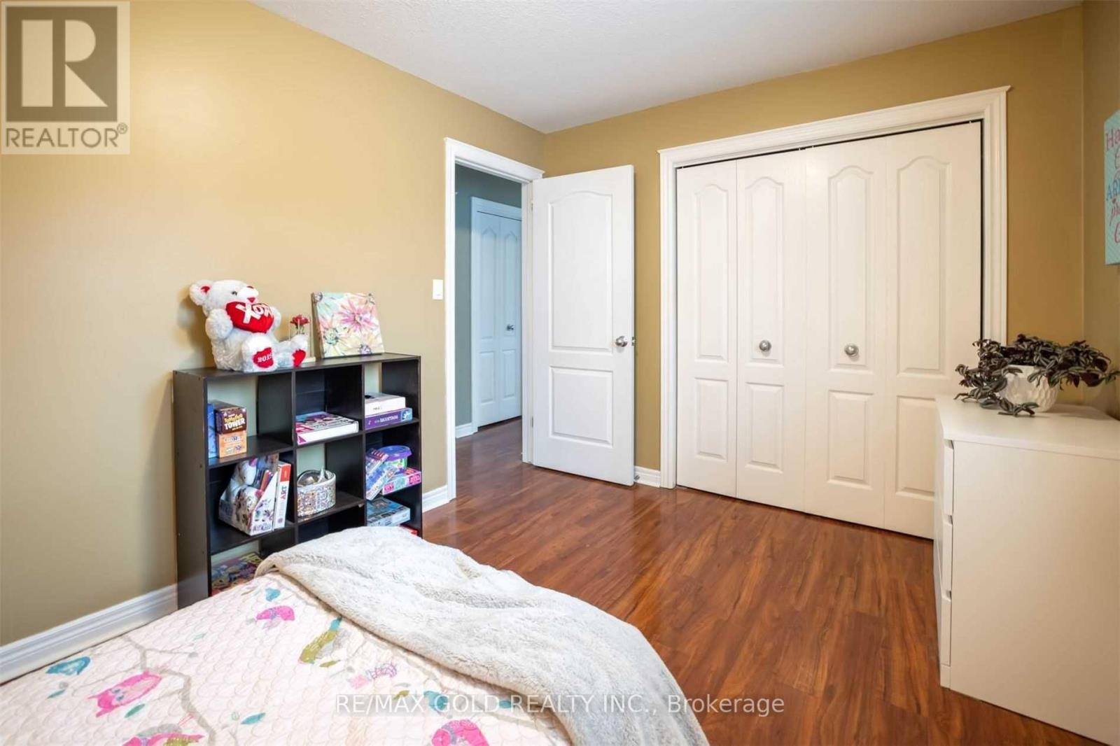 11 ROSE AVENUE - 18