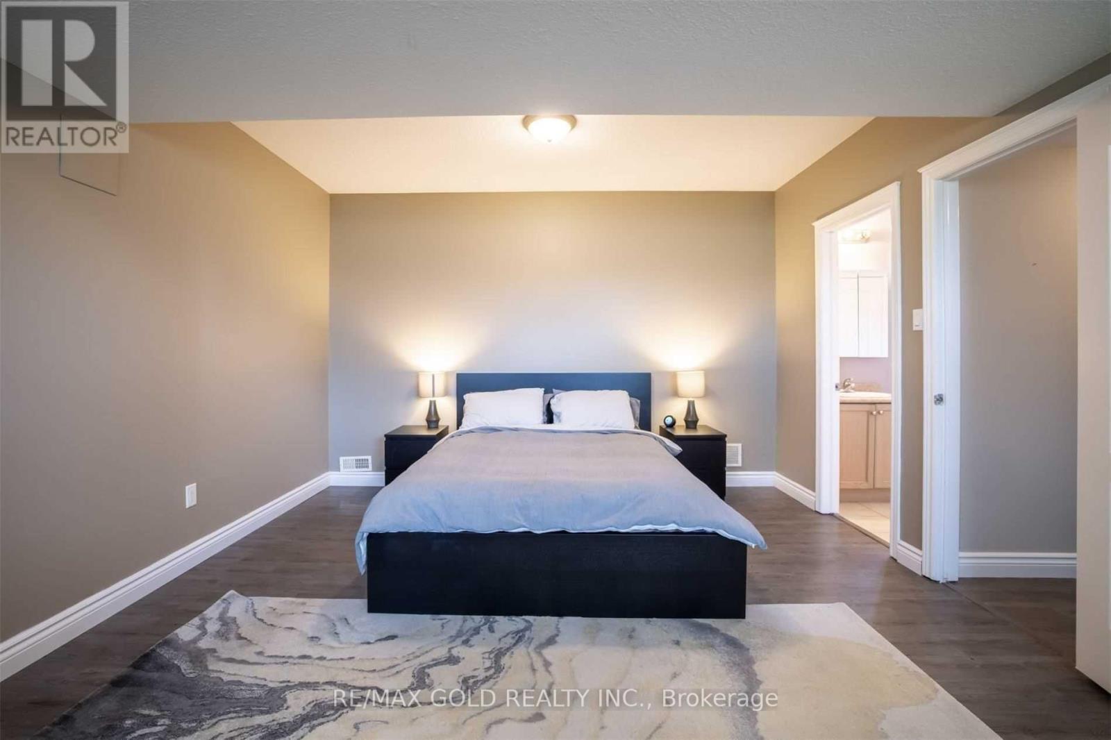 11 ROSE AVENUE - 21