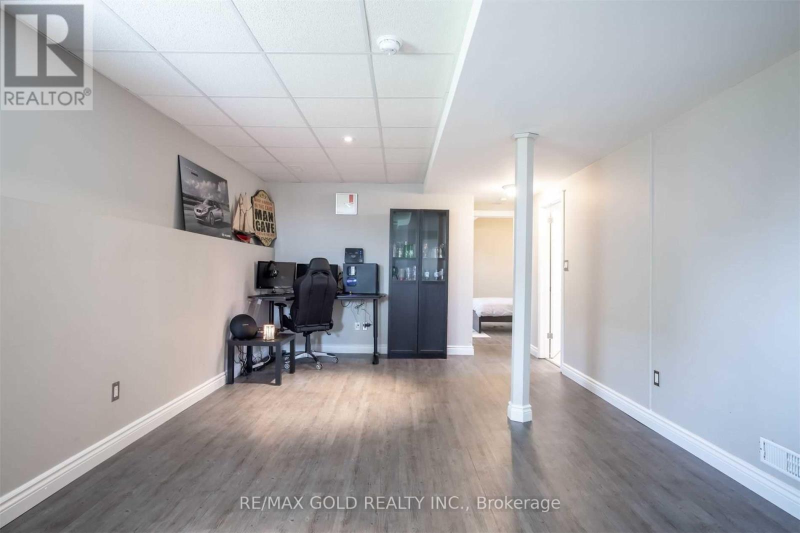 11 ROSE AVENUE - 23