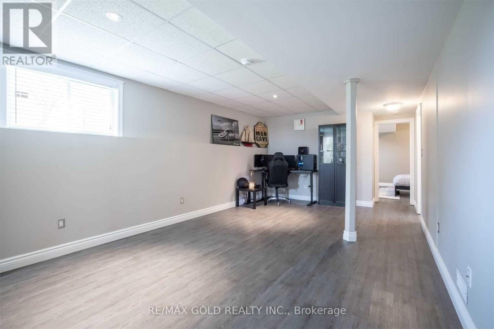 11 ROSE AVENUE - 24