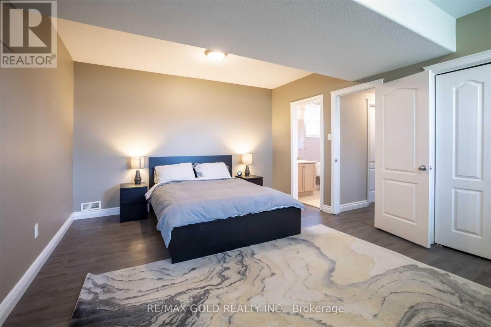 11 ROSE AVENUE - 29