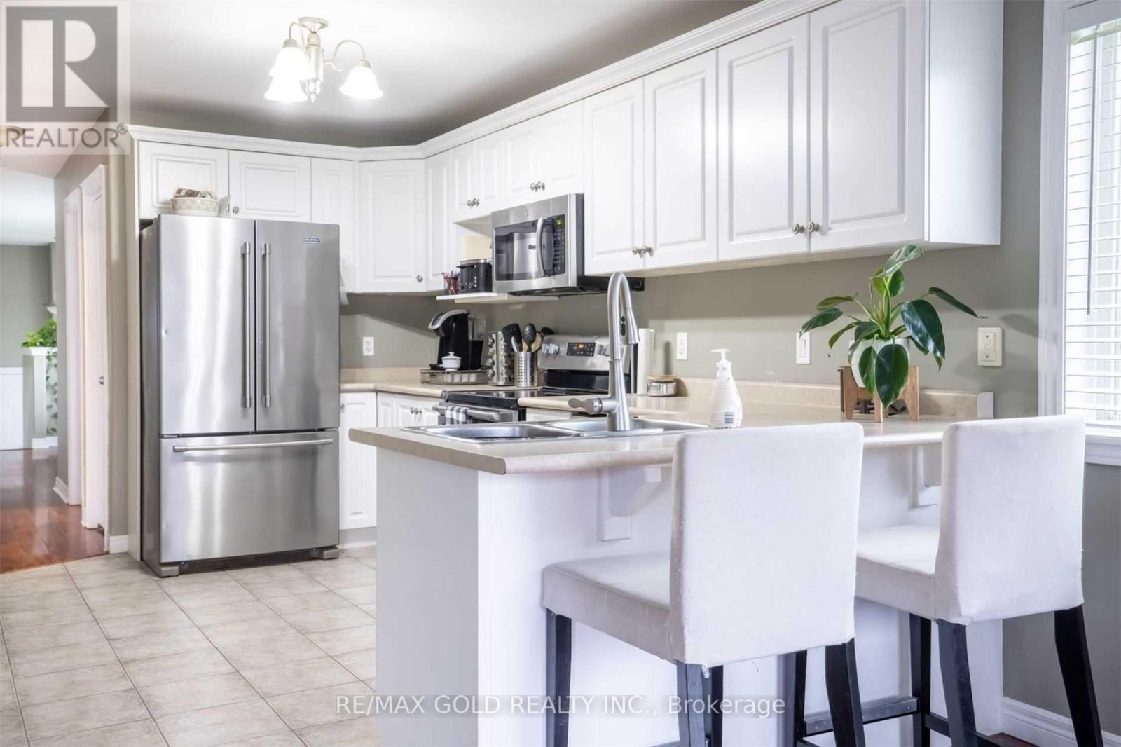 11 ROSE AVENUE - 5