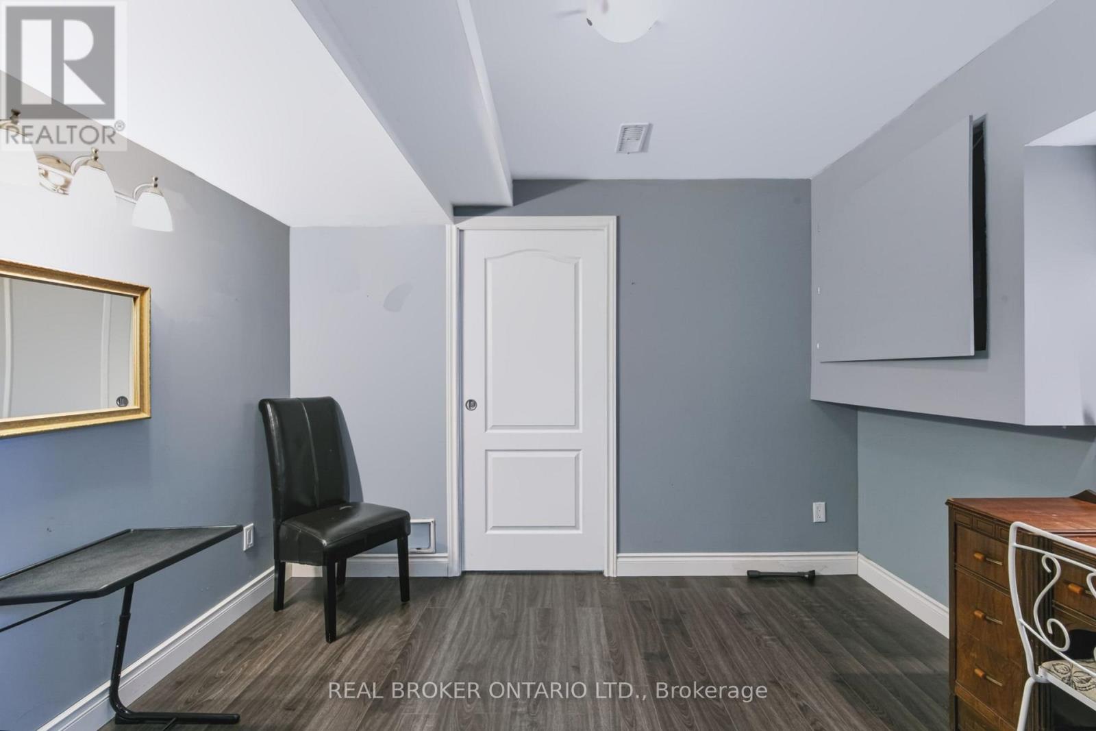 22-244 DUNDAS STREET - Image 27