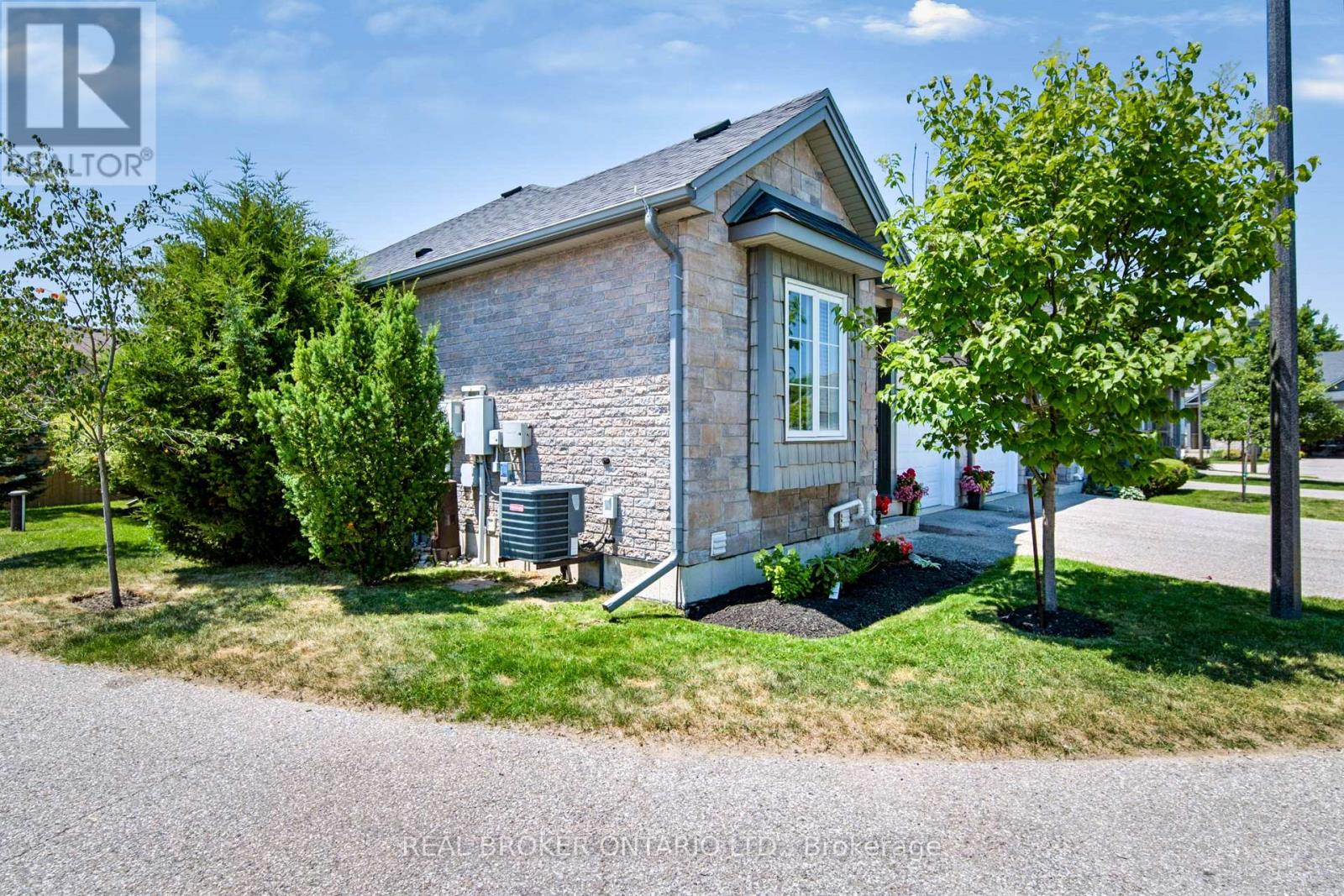 22-244 DUNDAS STREET - Image 29