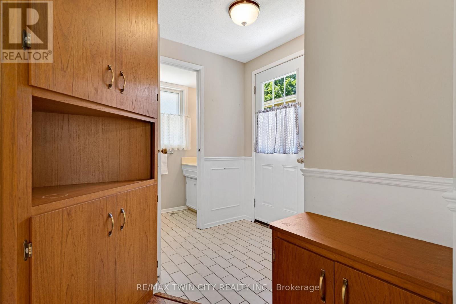15 LEWIS CRESCENT - 16