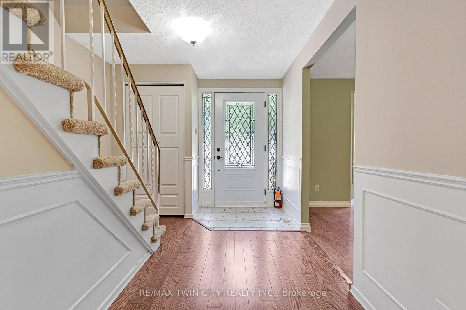 15 LEWIS CRESCENT - 20