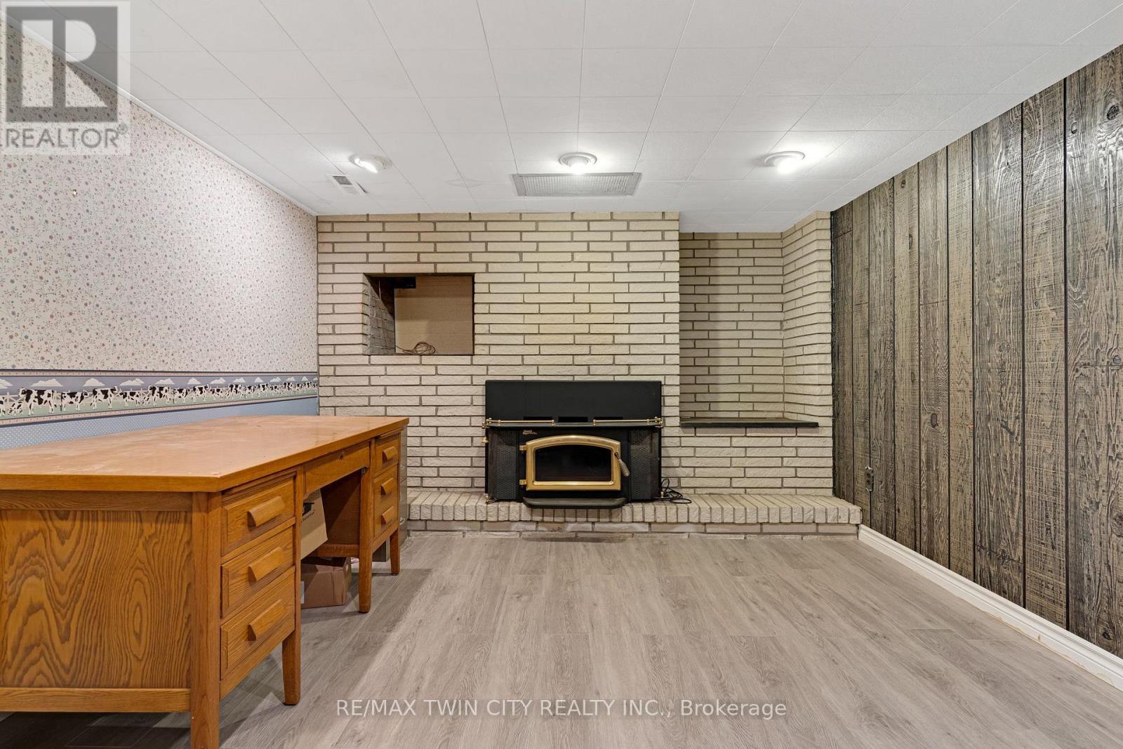 15 LEWIS CRESCENT - 30