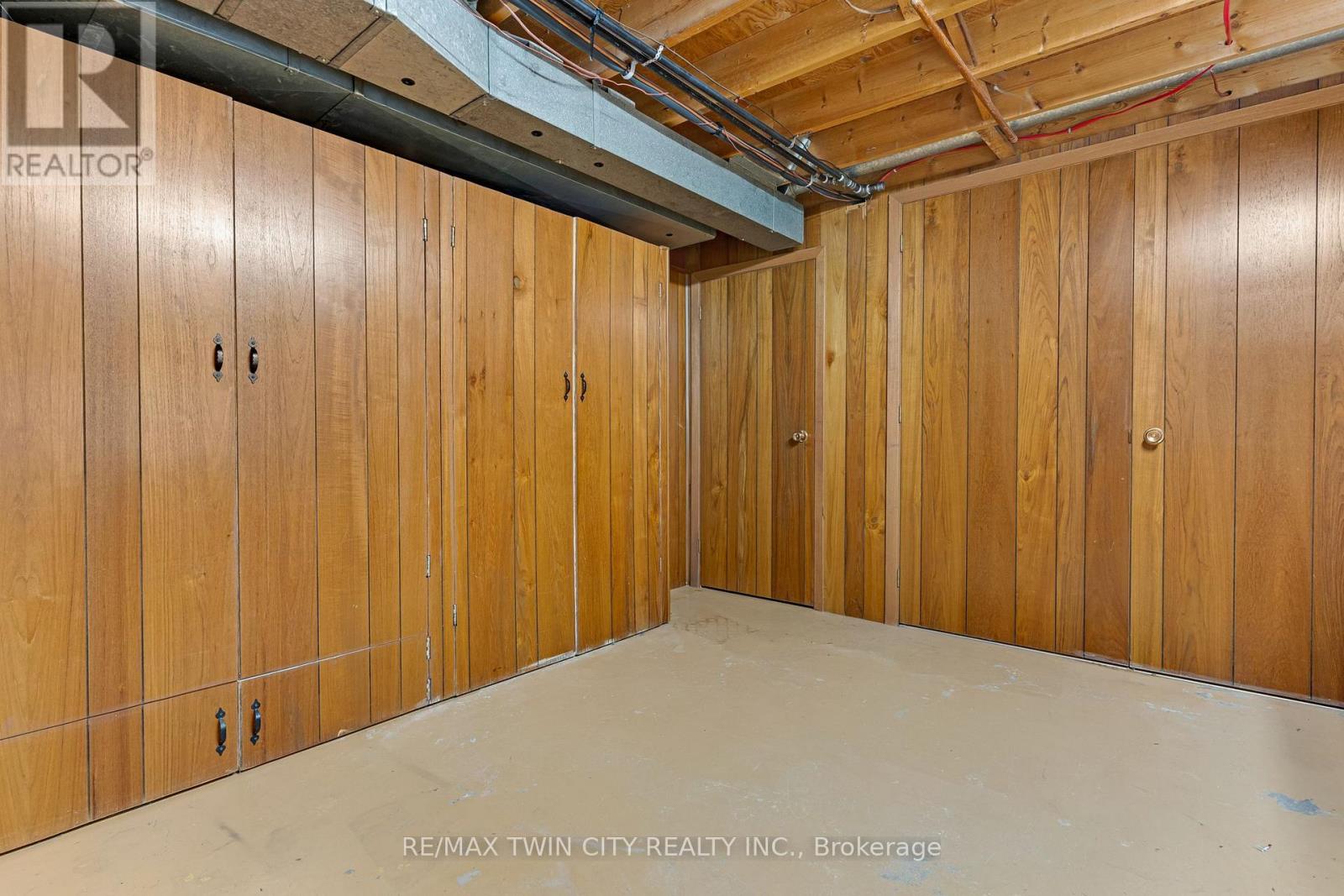 15 LEWIS CRESCENT - 33