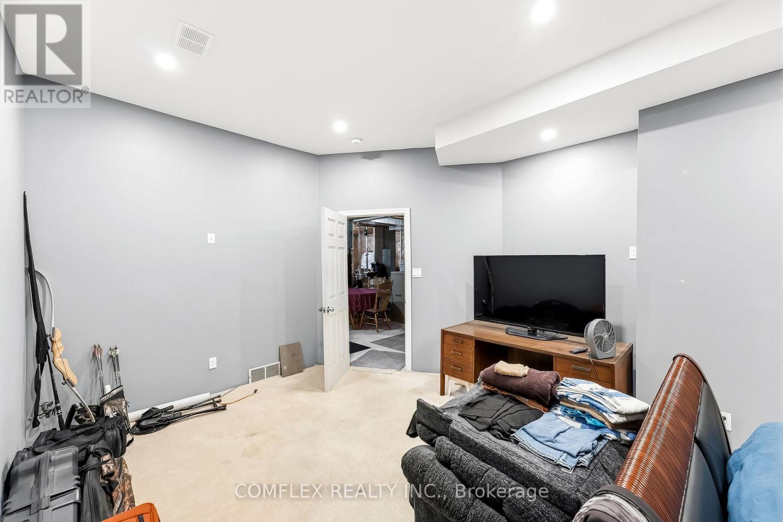 3157 WESTRIDGE BOULEVARD - 34