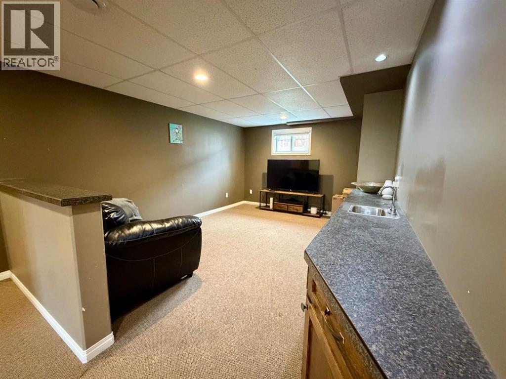 10209 103 Ave - 35