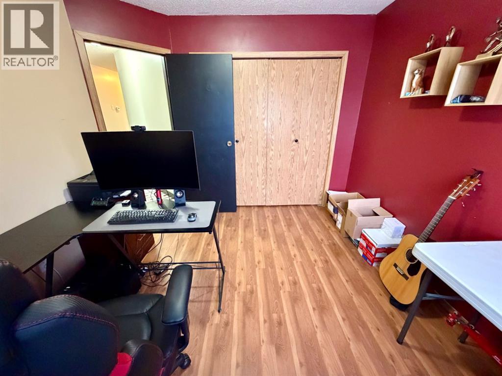 10209 103 Ave - 26
