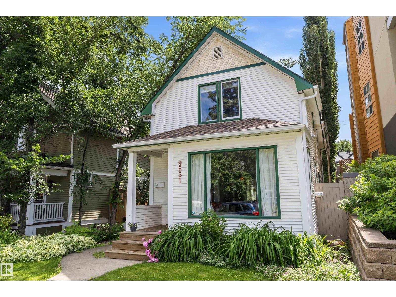 9851 86 AV NW - 1