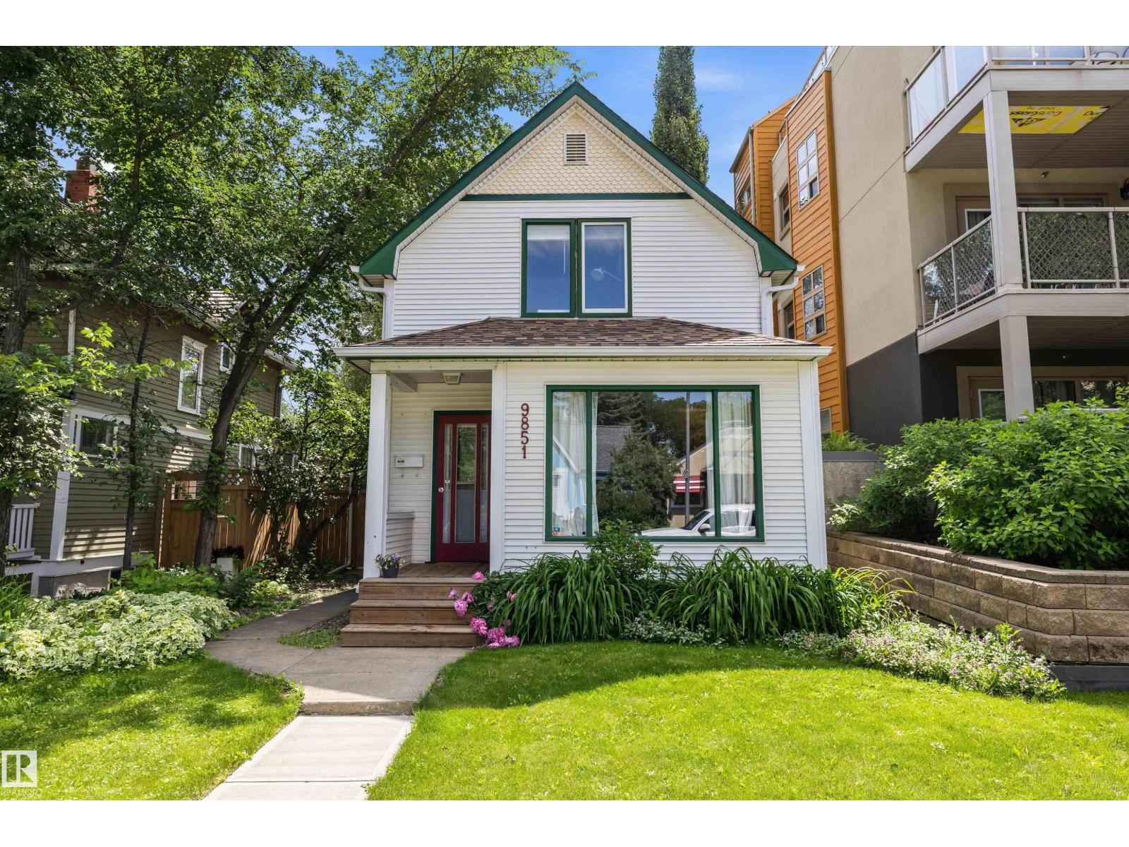 9851 86 AV NW - 2