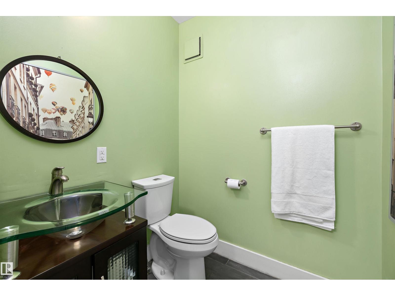 9851 86 AV NW - 27