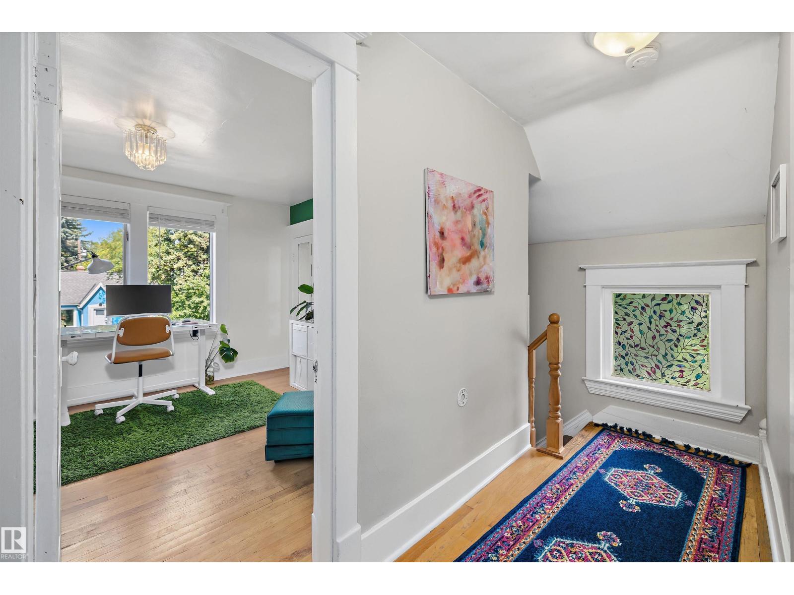 9851 86 AV NW - 29