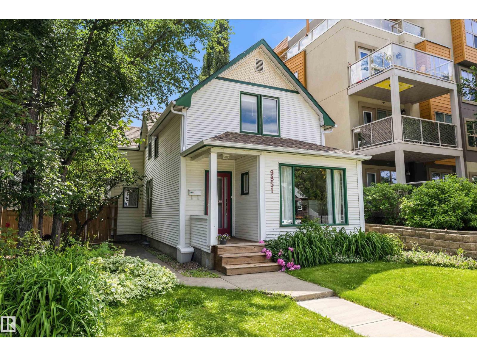 9851 86 AV NW - 3