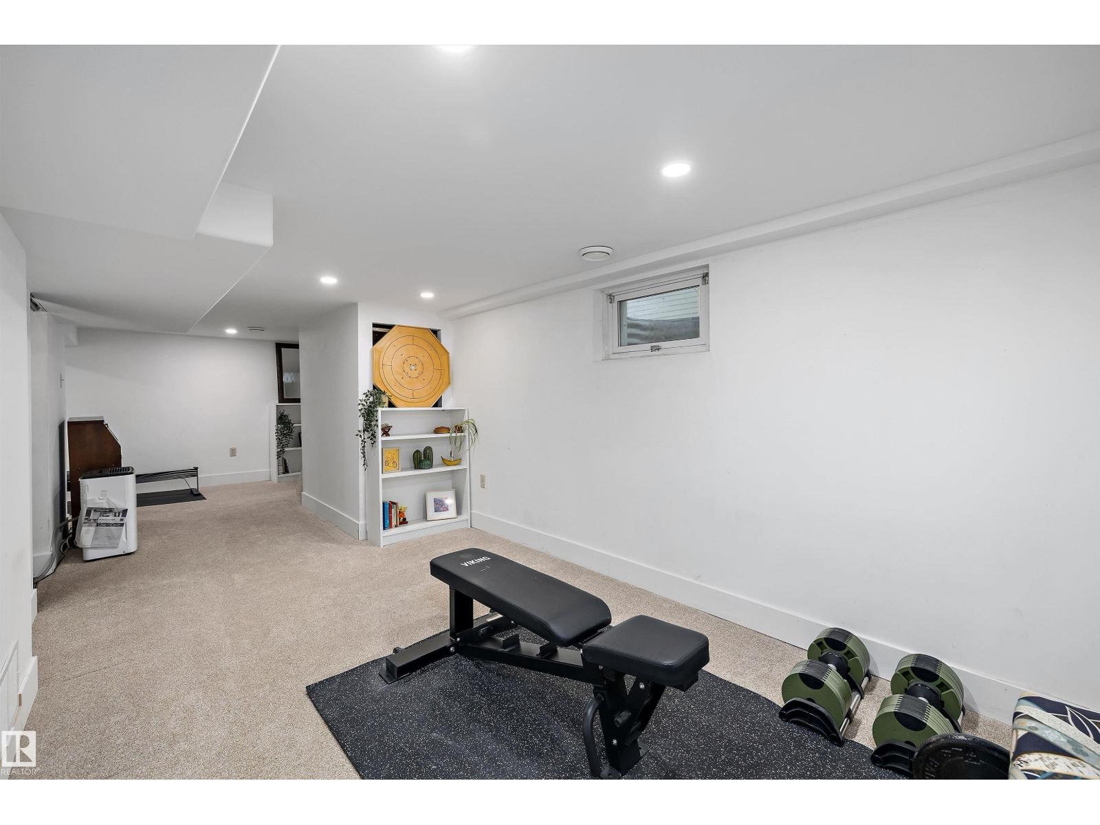 9851 86 AV NW - 48