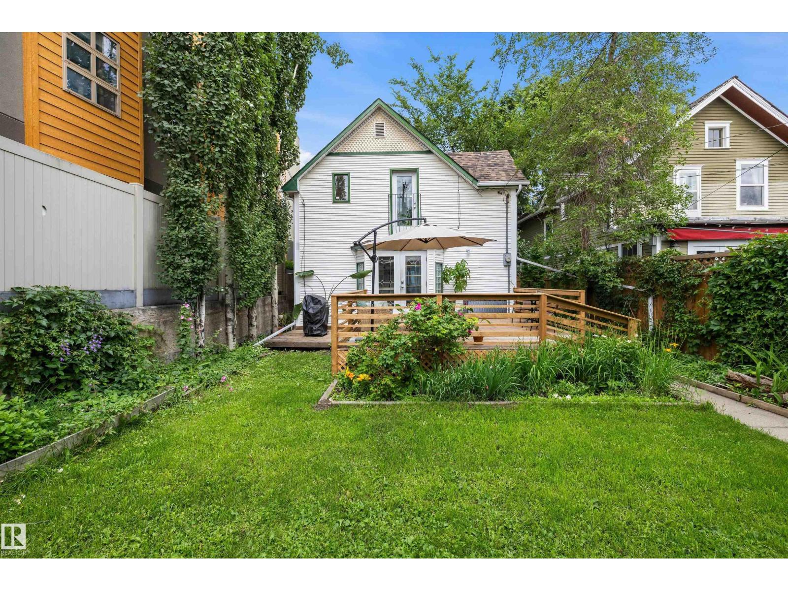 9851 86 AV NW - 52