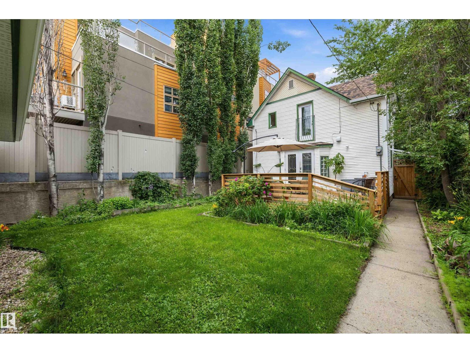 9851 86 AV NW - 54