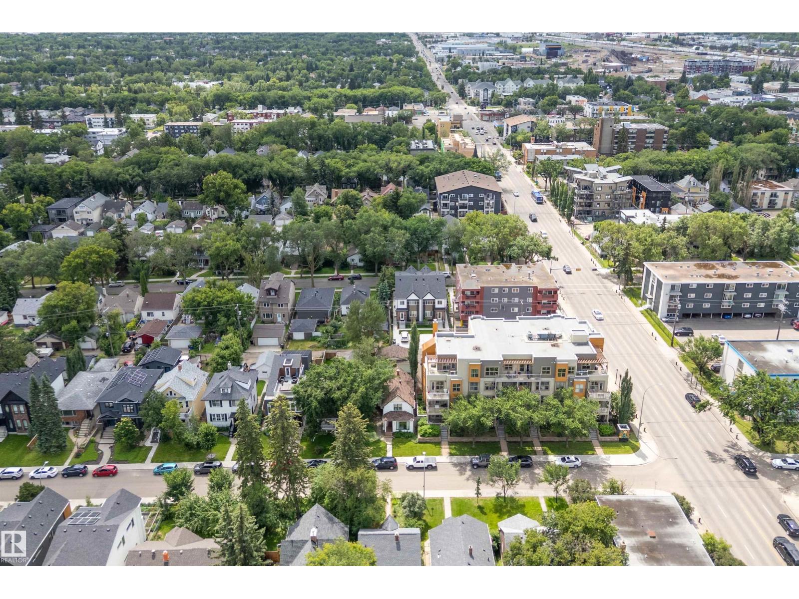9851 86 AV NW - 64