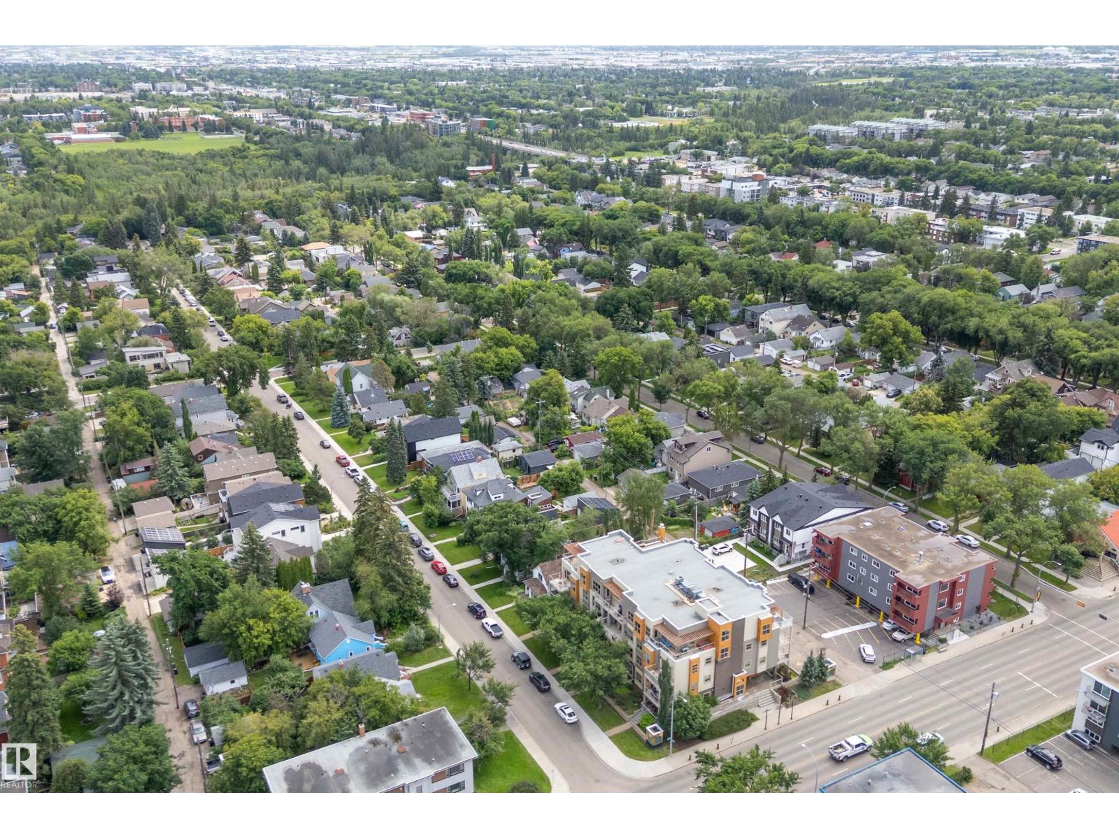9851 86 AV NW - 67
