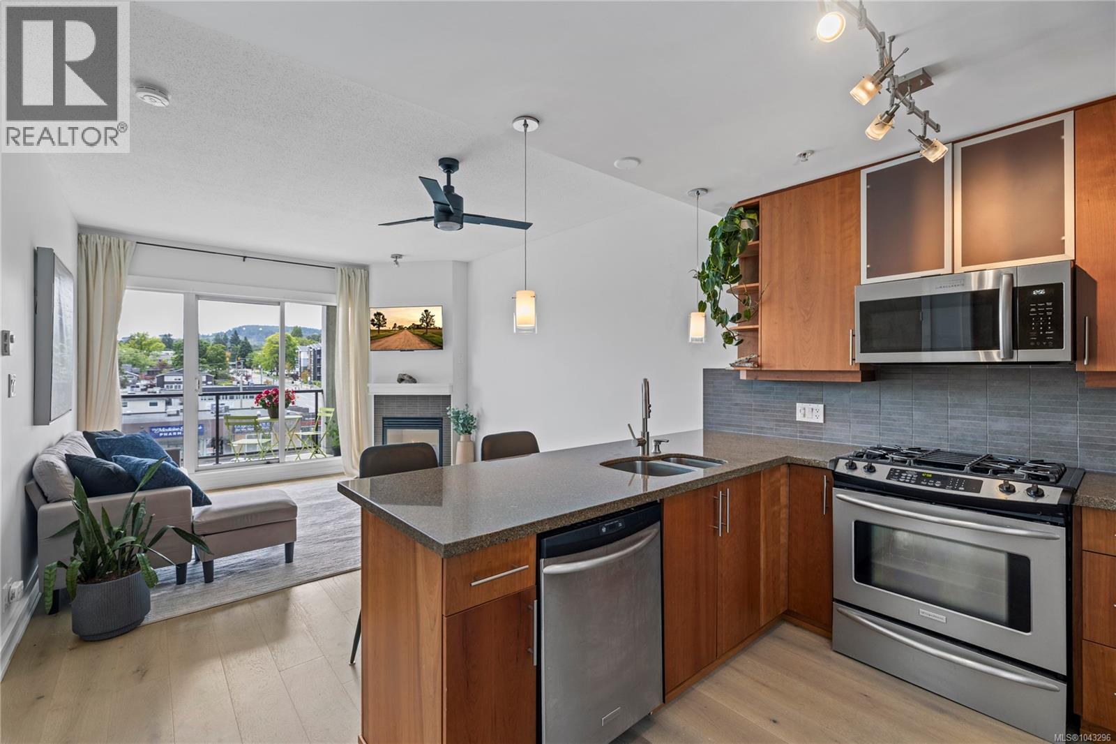 606 194 Beachside Dr, Parksville