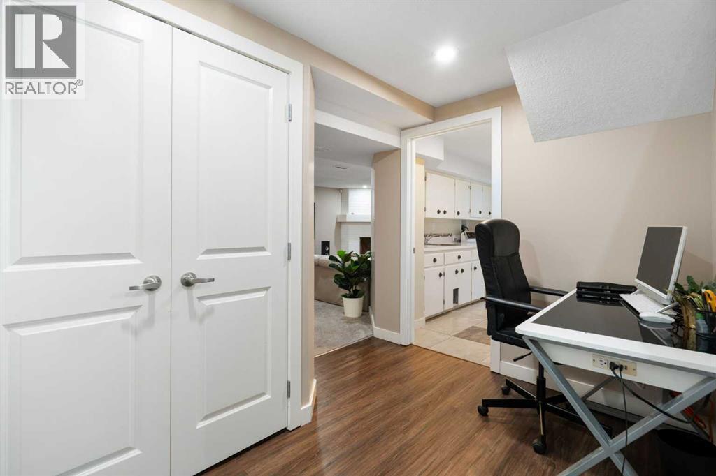 142 Winston Drive SW - 29