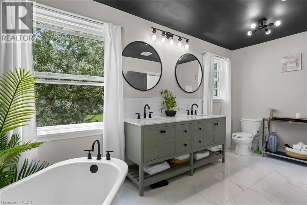 1373 ORCHARD Avenue - 20