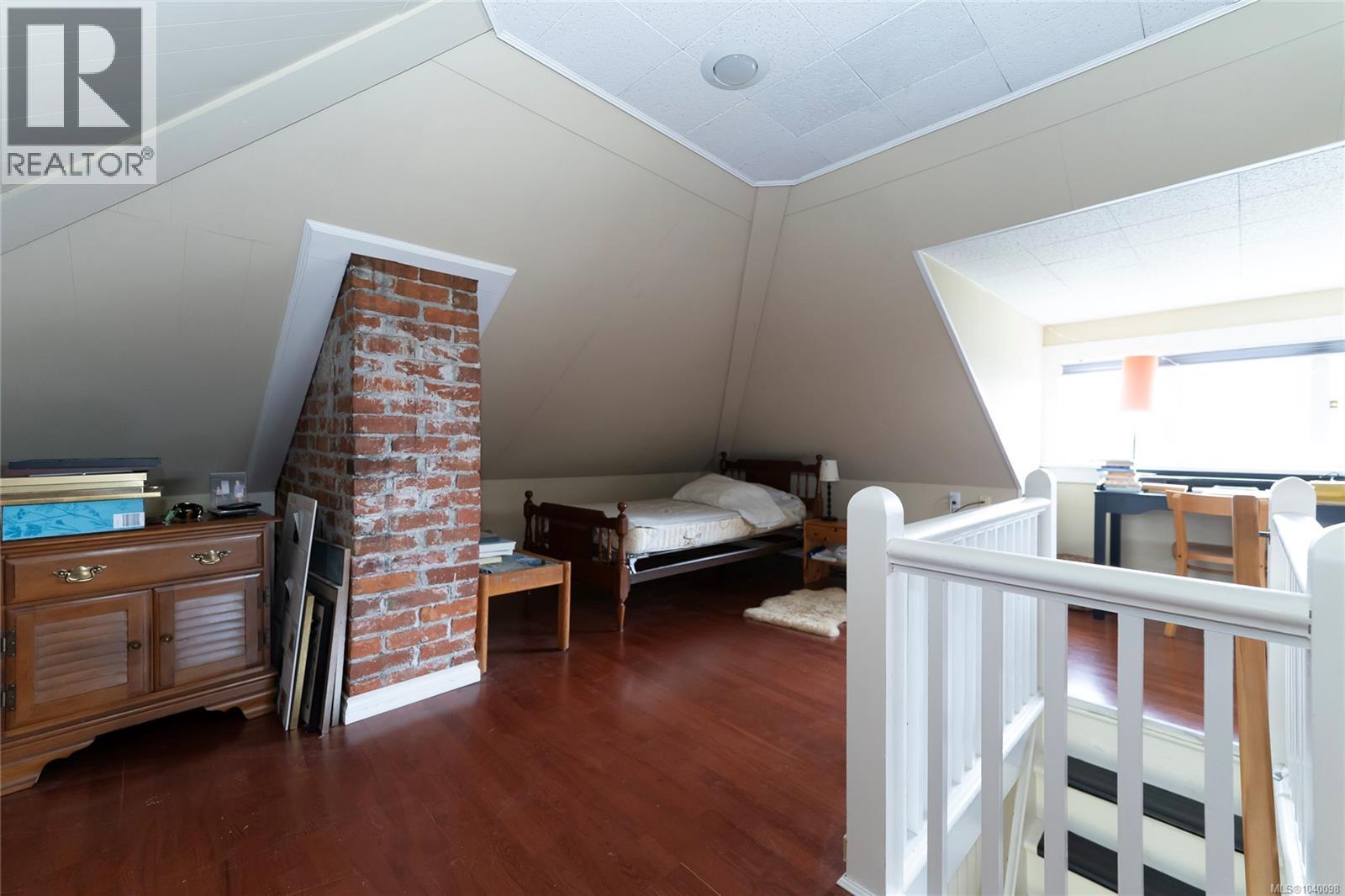 1377 Rockland Ave - 60