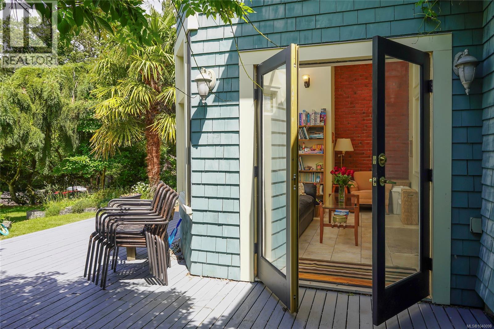 1377 Rockland Ave - 37