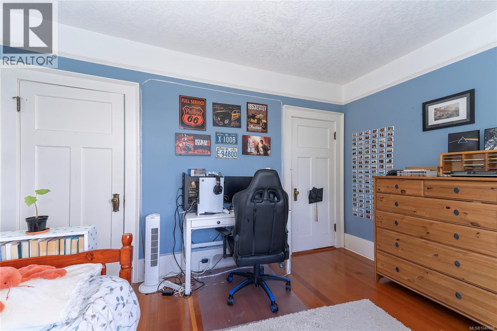 1377 Rockland Ave - 53
