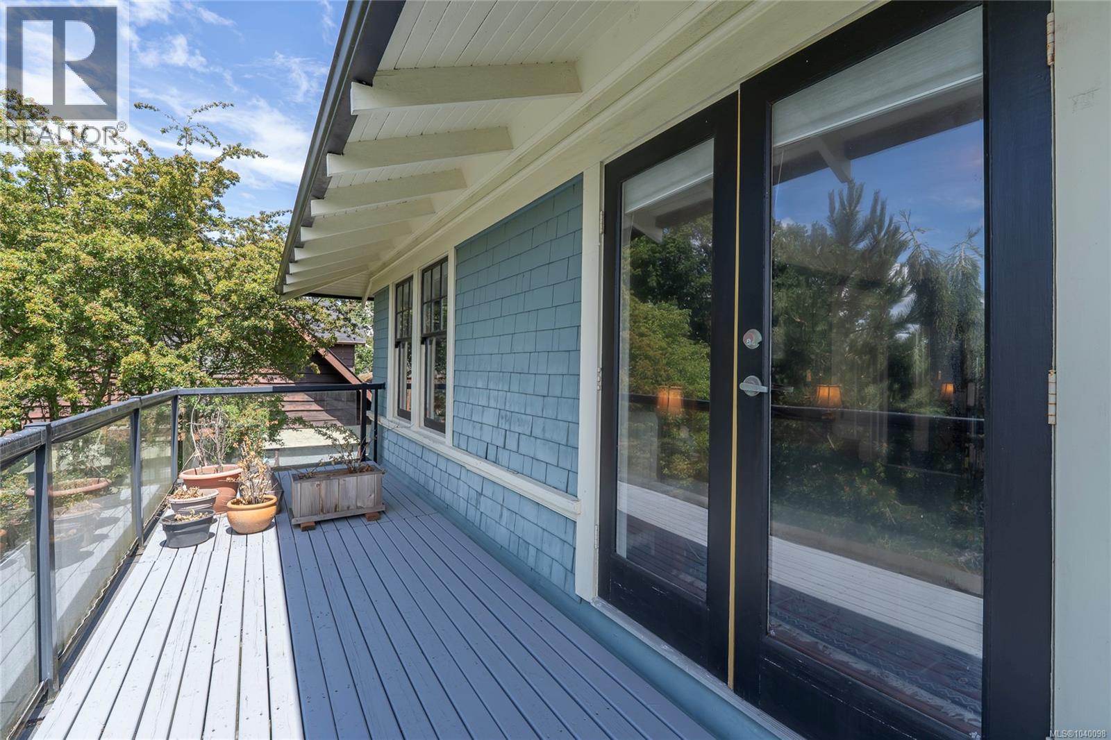 1377 Rockland Ave - 47