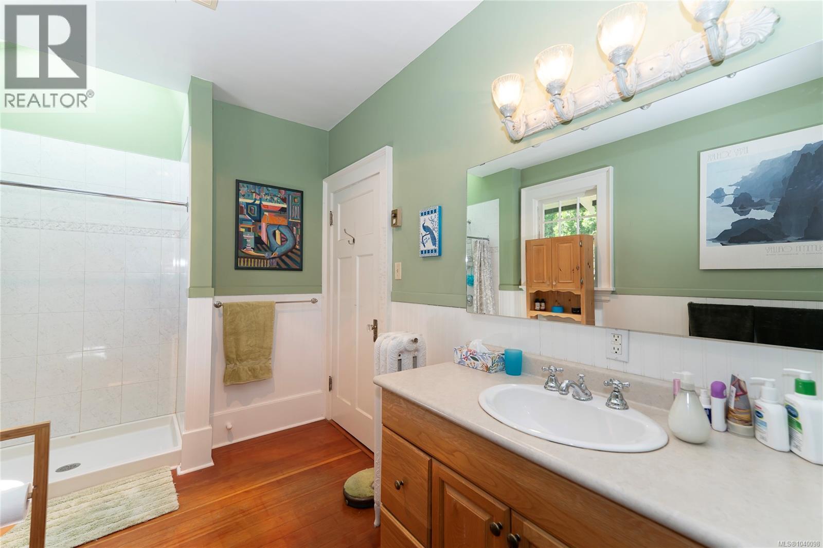 1377 Rockland Ave - 56