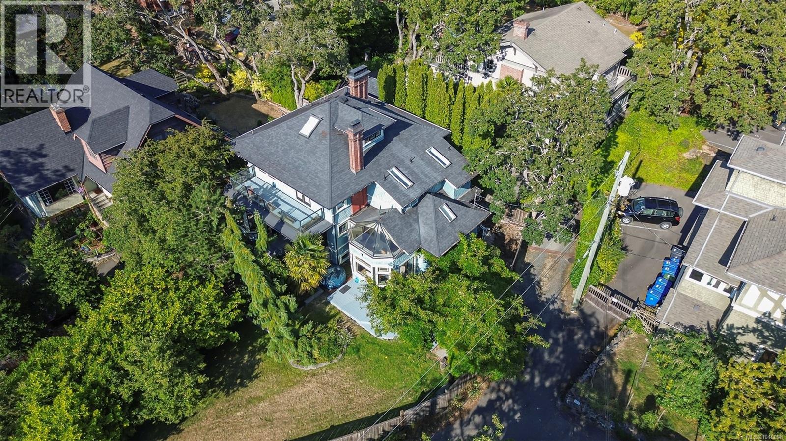 1377 Rockland Ave - 70