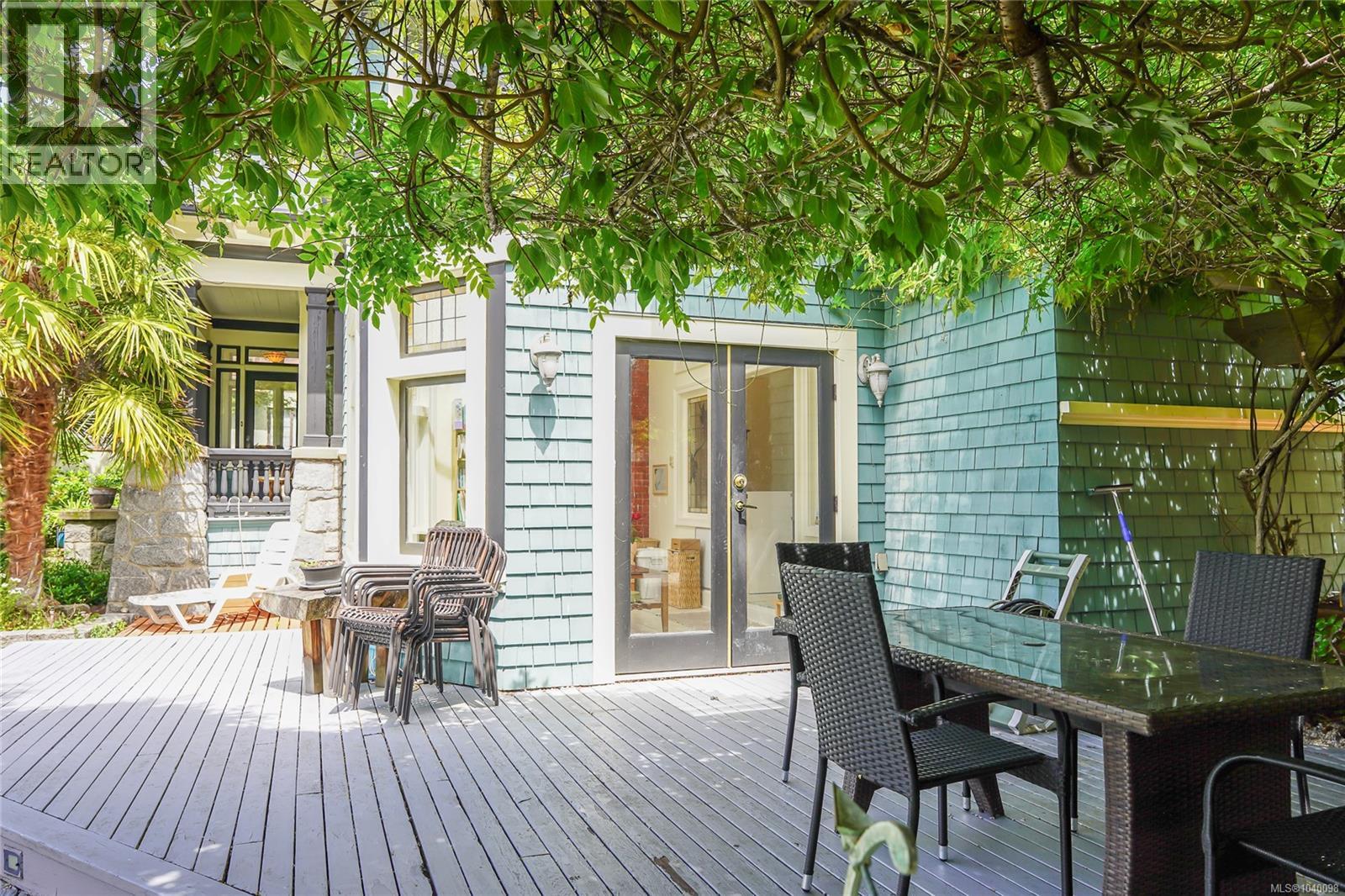 1377 Rockland Ave - 38
