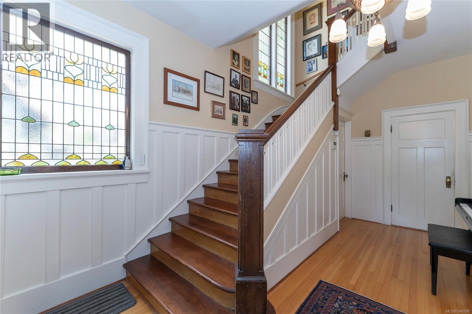 1377 Rockland Ave - 11
