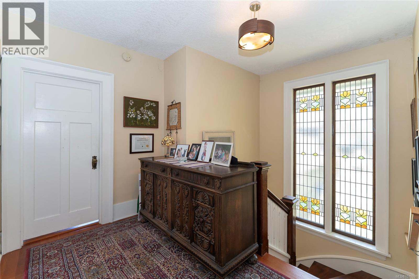1377 Rockland Ave - 39