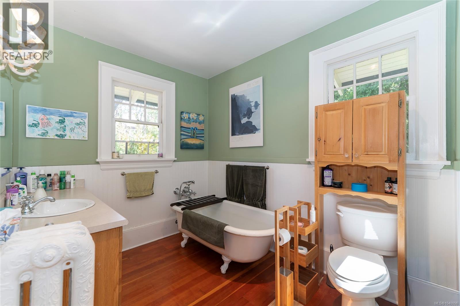 1377 Rockland Ave - 55