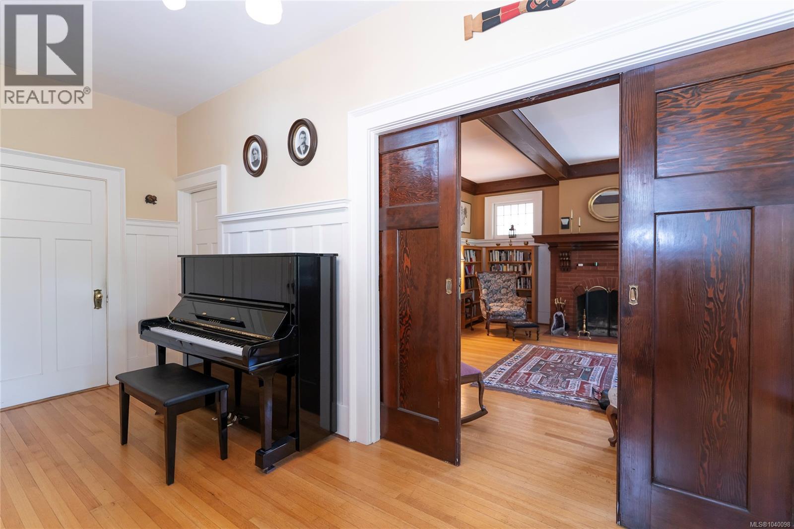 1377 Rockland Ave - 14