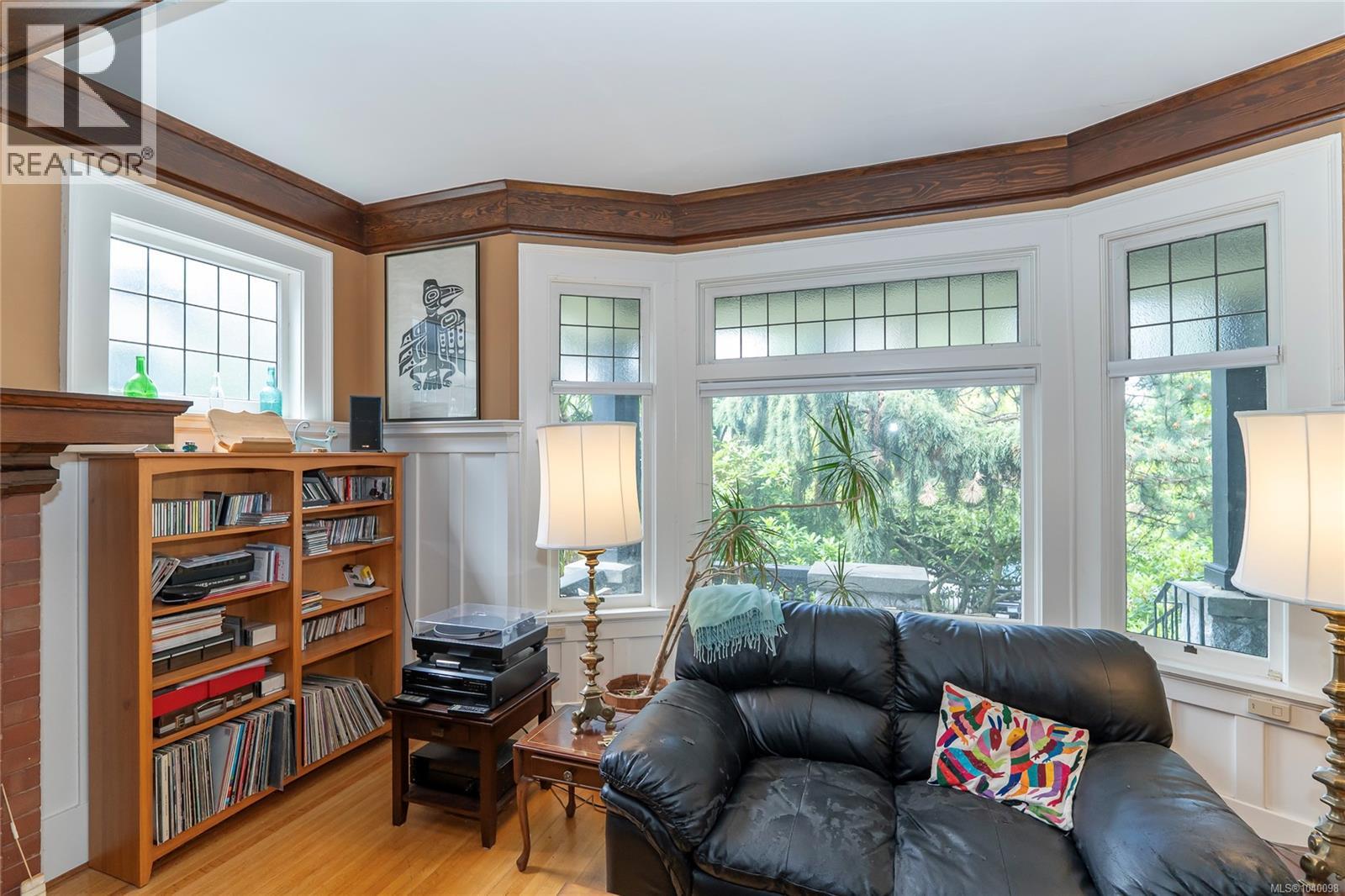 1377 Rockland Ave - 19