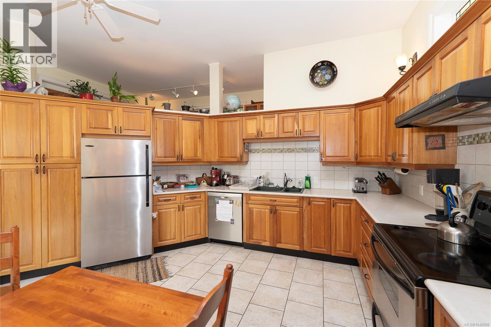 1377 Rockland Ave - 31