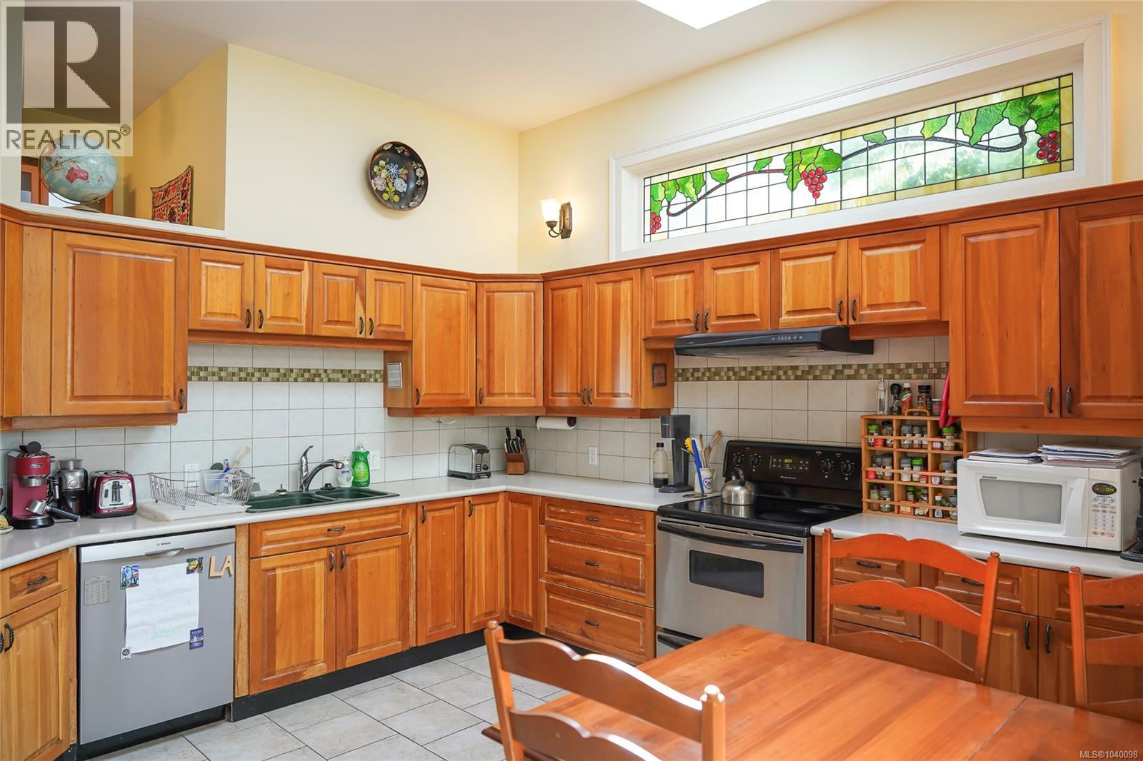 1377 Rockland Ave - 32